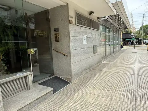 Venta Departamento 3 amb. en centro Banfield