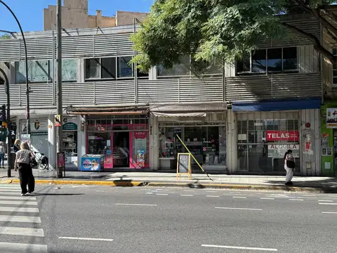 100m2 - LOCAL SOBRE AVENIDA FOREST Esq. F. LACROZE!