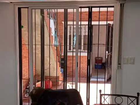 Depto Tipo Casa en Alquiler de 2 dormitorios