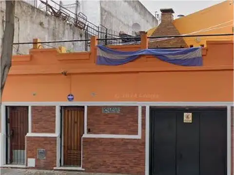 PH DE 3 AMBIENTES ENTRADA INDEPENDIENTE CON DEPENDENCIAS y COCHERA.