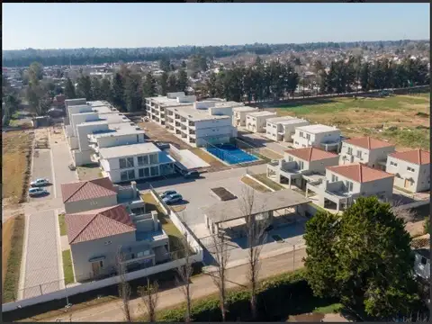 Casa Dúplex  en Alquiler en Chic Village, La Lonja, Pilar