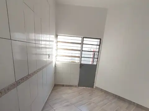 Alquiler casa 3 amb con cochera p/2 autos