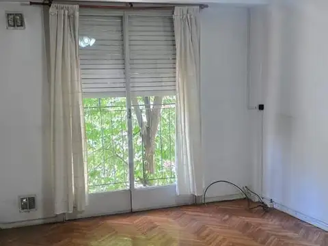 Boulogne Sur Mer 700- Balvanera- Excelente 2 ambientes al frente! Oportunidad