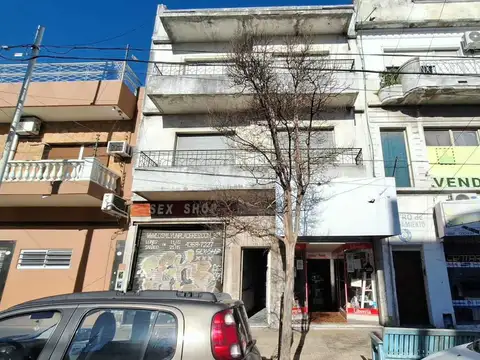 VENTA PH 4 AMBIENTES AVELLANEDA  A REFACCIONAR