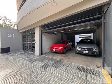 Cochera doble en venta independiente en Villa Bosch