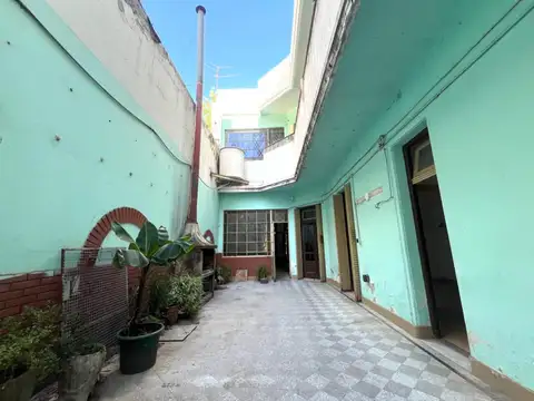 Depto Tipo Casa en Alquiler 80 años