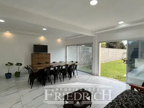 Casa 3 ambientes con 2 baños