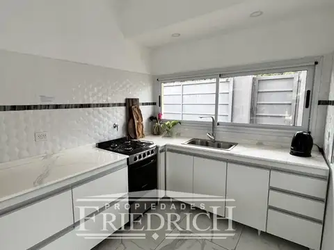 Casa en Venta con 1 cochera