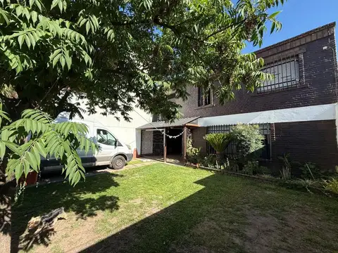 VENTA CASA 3 DORMITORIOS JARDIN/COCHERA FISHERTON