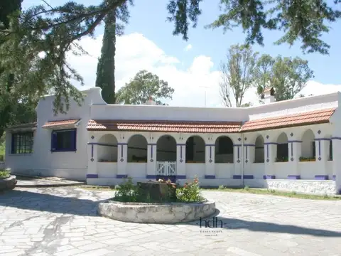 Espectacular Casa de 10 dormitorios en venta ubicada en Valle Hermoso Ideal para turismo alternativo