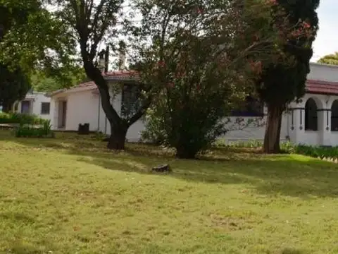 Casa 16 ambientes con 10 baños
