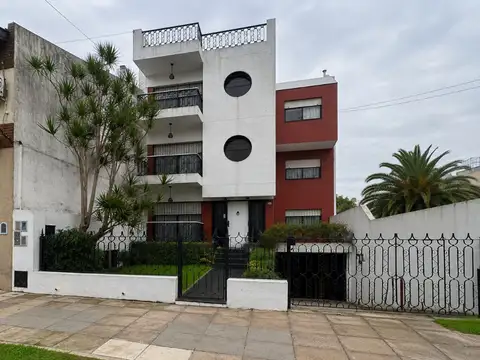 VENTA VIV.MULTIFAMILIAR CON COCHERA EN V.LOPEZ 