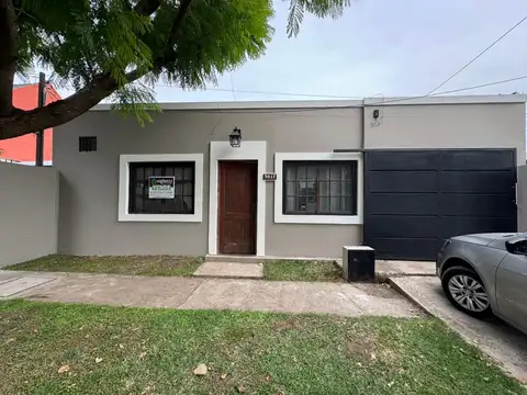 CASA AMERICANA CON PISCINA Y QUINCHO EN BERAZATEGUI U$S 89.000.-