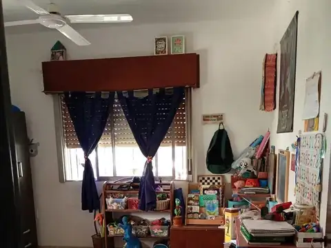 Casa 6 ambientes con 2 baños