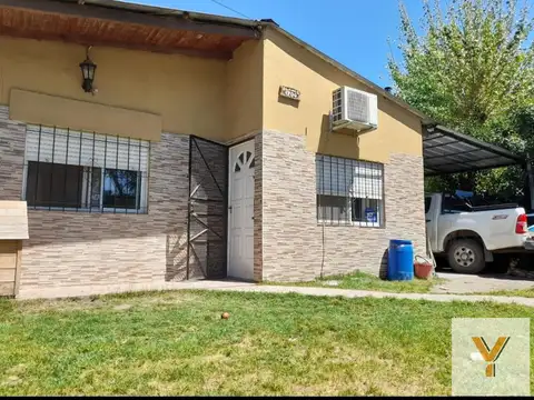 Casa en venta - 3 Dormitorios 1 Baño - Cochera - 450Mts2 - Mariano Acosta, Merlo