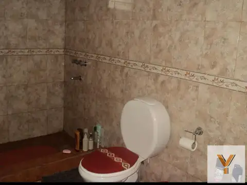 Casa en venta - 3 Dormitorios 1 Baño - Cochera - 450Mts2 - Mariano Acosta, Merlo