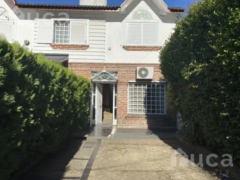 Duplex a la venta con jardín y pileta en Boulogne-Barrio Malvinas apto crédito