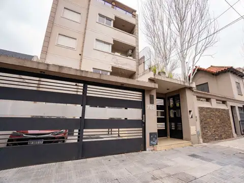 DEPARTAMENTO DE 3 AMBIENTES CON BALCÓN EN LOMAS