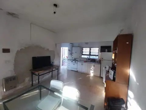 Casa 2 ambientes con 1 baño
