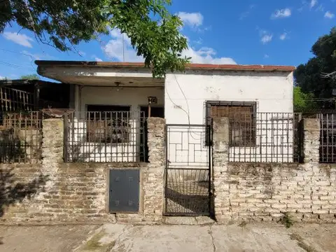 LINDA OPORTUINDAD CASA A LA VENTA EN LIBERTAD, MERLO - BS.AS.