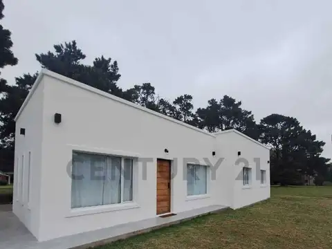 Av de las Copetonas 400, Piso 0