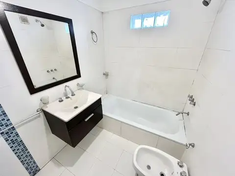 Departamento monoambiente con balcón. Excelente ubicación