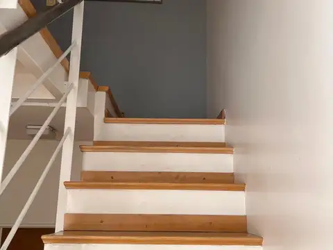 ALQ Duplex 3 amb al cfte  AMOBLADO  luminoso con terraza propia, baño y cocina comp, cochera, amenities