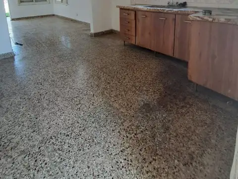 CASA + COCHERAS + FONDO