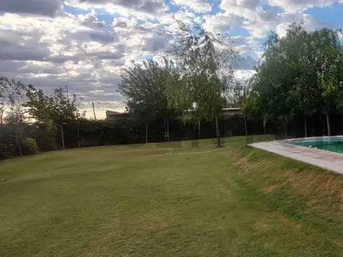 Buenos Vecinos 6900, Piso 0