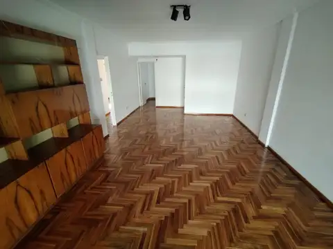 Peron 800, Piso 3º