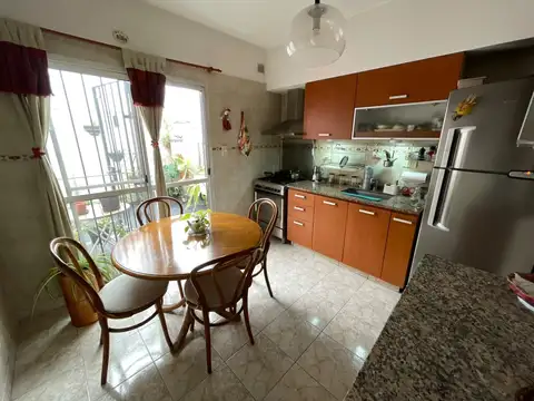 Casa 3 ambientes con 2 baños