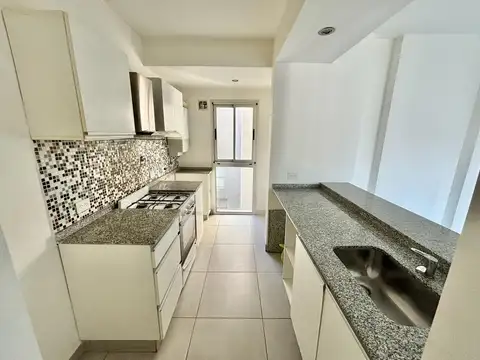 Departamento en Alquiler en La Lucila-Vías/Maipú, $ 1.950.000