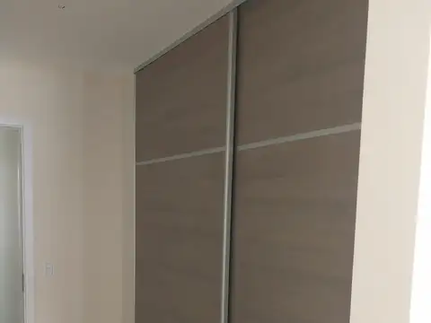 Juan Manuel De Rosas 1500, Piso 5