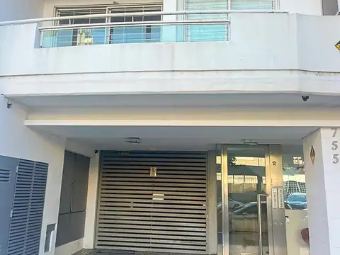 Departamento amueblado cerca de Medicina