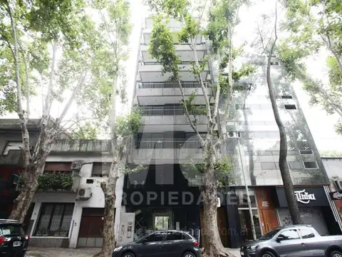 lindisimo y amplio monoambiente con patio y balcon