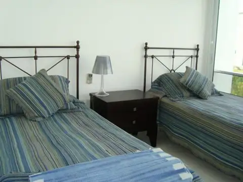 Departamento 5 ambientes con 4 baños