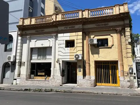 Casa y locales a metros peatonal, ideal desarrollo