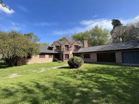 Casa con destino comercial sobre Panamericana casi Ruta 26.