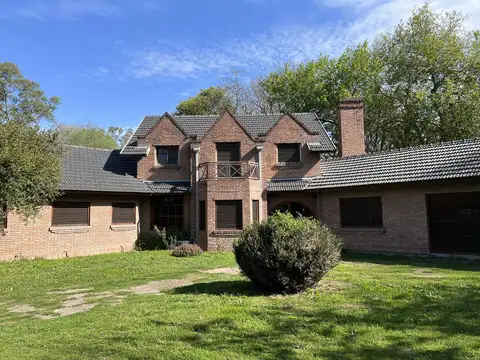 Casa con destino Comercial sobre Panamericana casi Ruta 26.