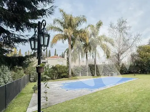 Casa 5 5 Dormitorios con Piscina y Parque