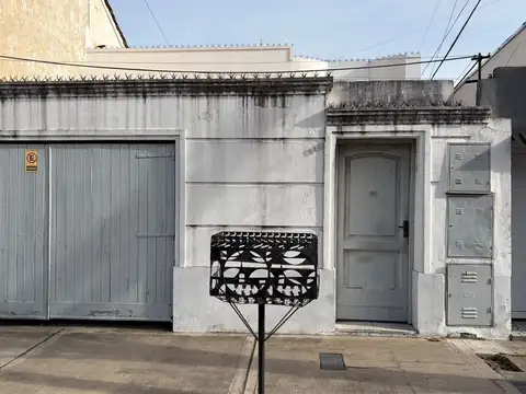 VENTA PH SIN EXPENSAS. 3 AMBIENTES CON PATIO. PIÑEYRO, AVELLANEDA