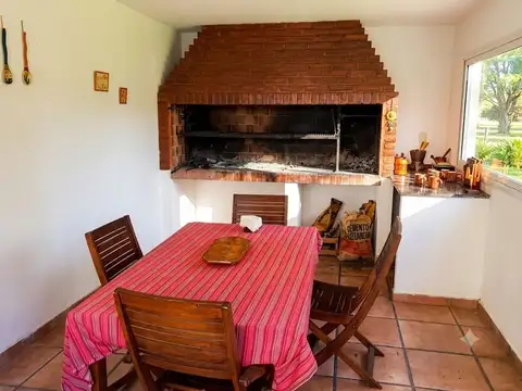 Casa en Alquiler con 1 cochera
