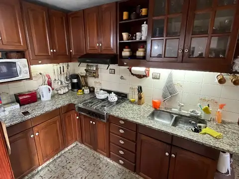 Chalet y Local en venta