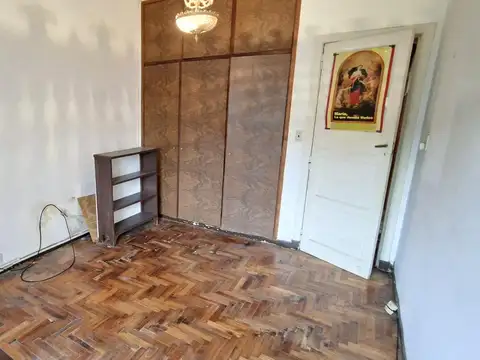 Depto Tipo Casa en Venta 50 años