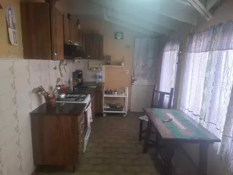 Casa 4 ambientes con 1 baño
