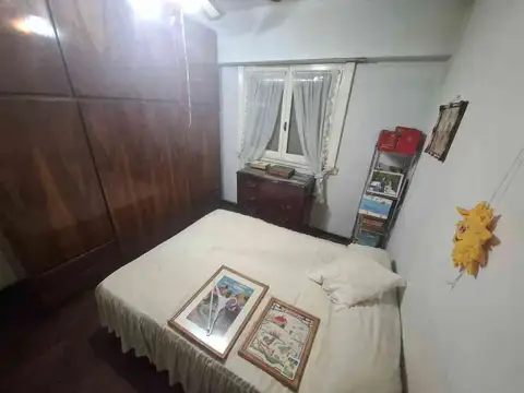 Casa Quilmes Oeste. cuatro amb. con Garaje y Patio