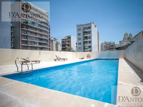Monoambiente de categoría con balcón y amenities, pileta, laundry, apto profesional