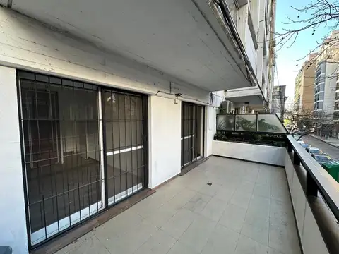 Departamento en venta 2 dormitorios, patio y balcón terraza en Rosario - Centro