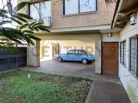 Casa 6 ambientes con 3 baños