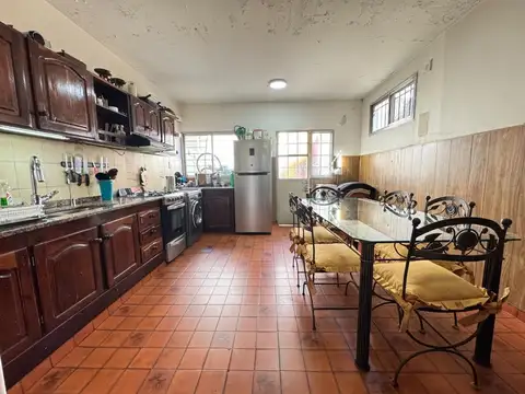 Depto Tipo Casa en Venta en Bernal, USD 120.000